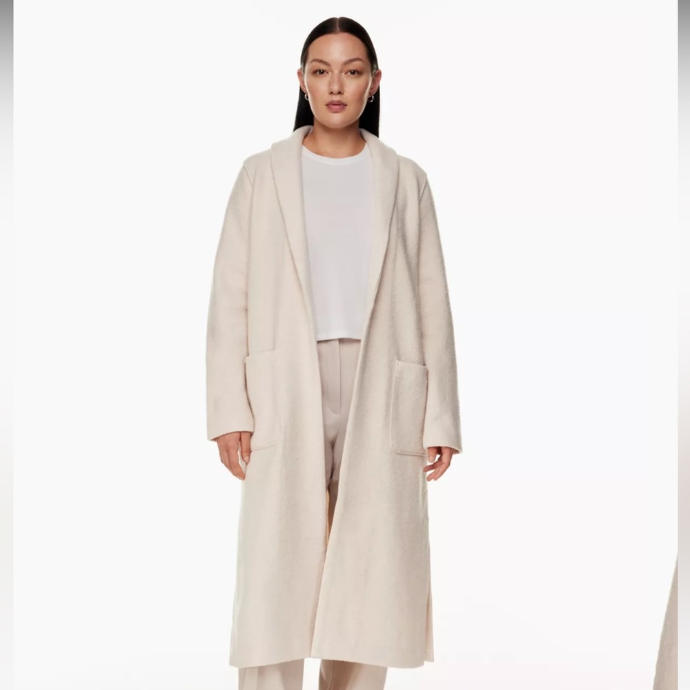 Aritzia luxe lounge shawl jacket 🧥 sz small